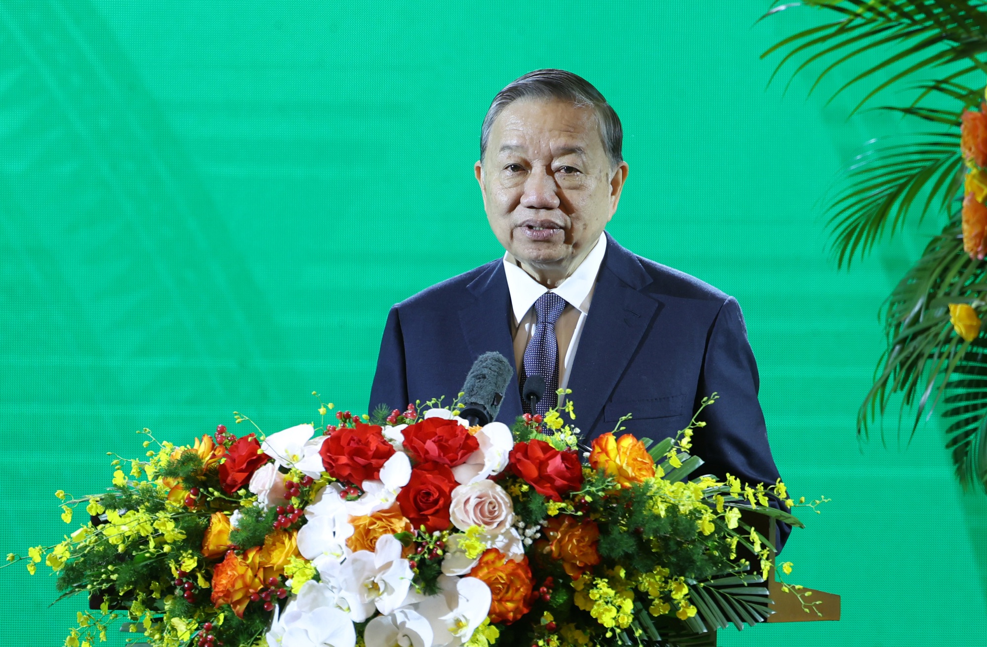 Tổng Bí thư Tô Lâm: Đất đai phải tiếp tục được xác định là tài sản đặc biệt của quốc gia, thuộc sở hữu toàn dân do Nhà nước thống nhất quản lý; sử dụng đúng mục đích, hiệu quả, công khai, minh bạch, không để thất thoát, tham nhũng hoặc tư nhân hóa trá hình.