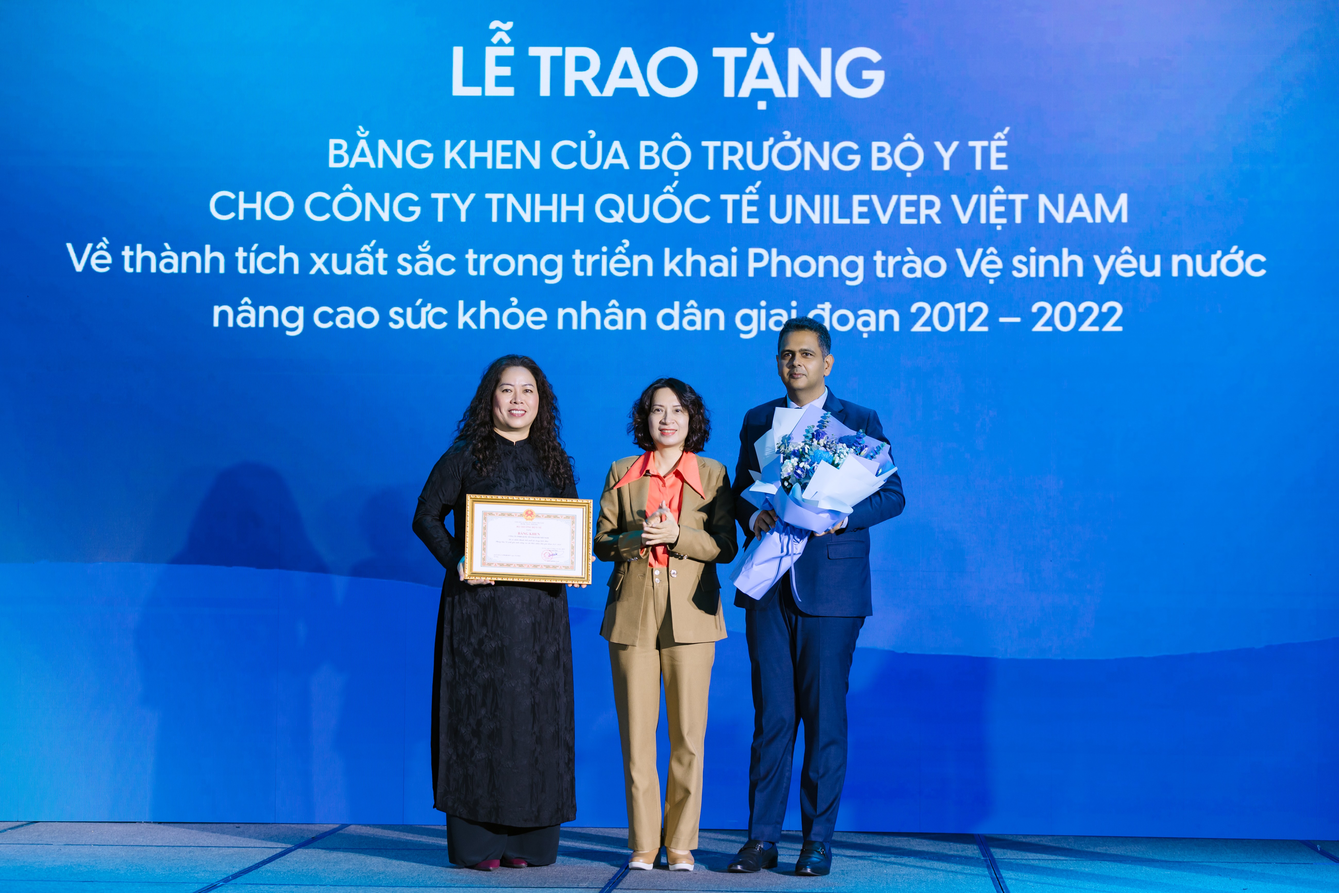 Unilever
Việt Nam đã vinh dự đón nhận nhiều bằng khen tại sự kiện.