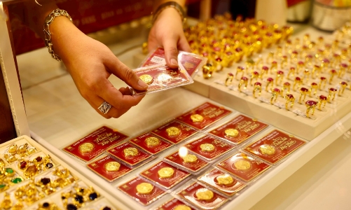 Giá mua, bán vàng miếng SJC giảm nửa triệu đồng mỗi lượng trong phiên 12/11
