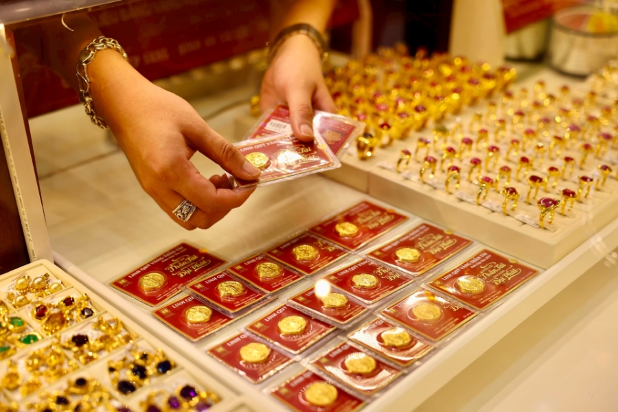 Giá mua, bán vàng miếng SJC giảm nửa triệu đồng mỗi lượng trong phiên 12/11