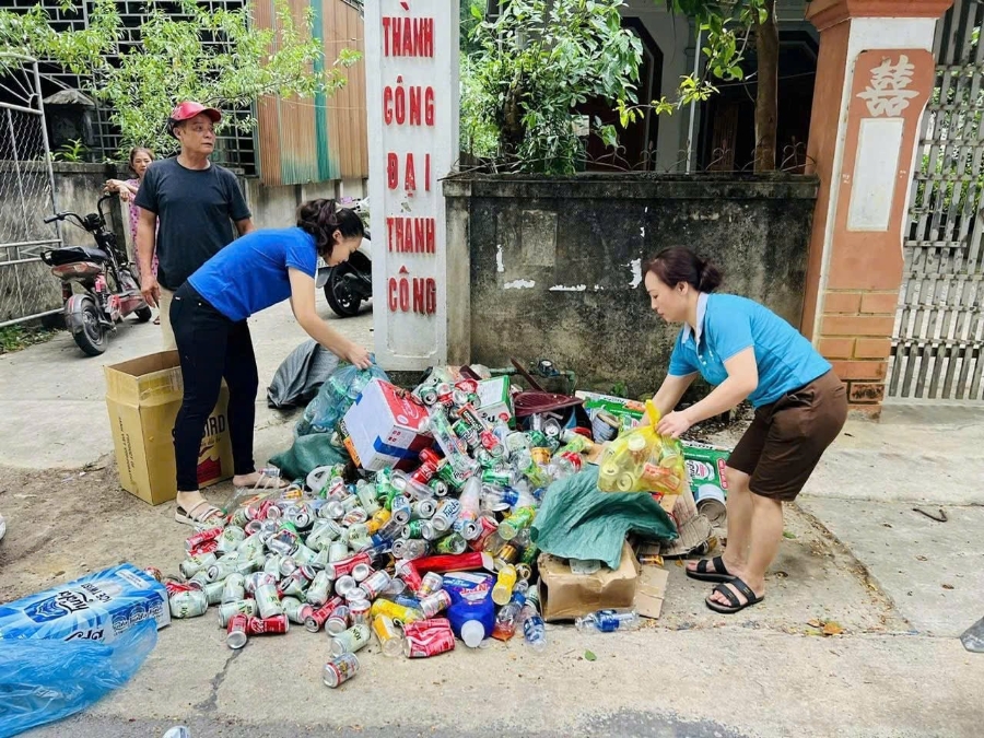 Hội Liên hiệp Phụ nữ Nghệ An tiên phong trong phong trào “Phụ nữ chung tay bảo vệ môi trường”, triển khai nhiều mô hình biến phế liệu thành tài nguyên hữu ích trên địa bàn tỉnh.