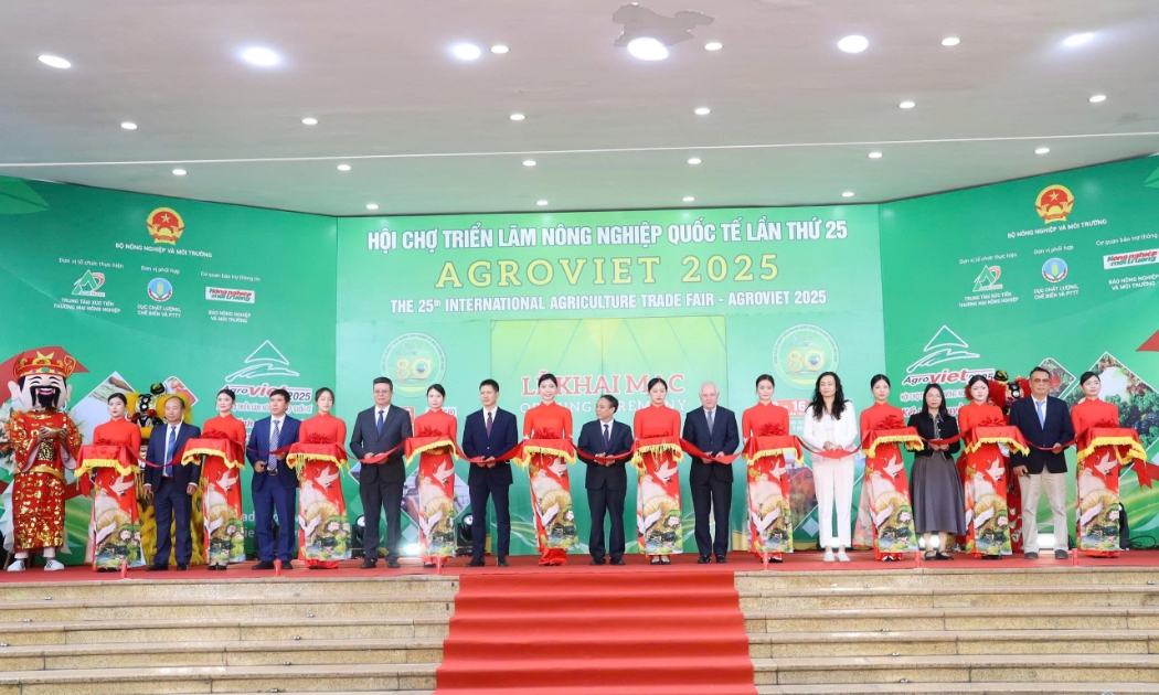 Cắt băng khai mạc AgroViet 2025.