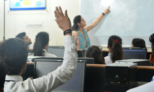 Ấn Độ đưa chương trình giảng dạy AI vào trường học, bắt đầu từ khối lớp 3.