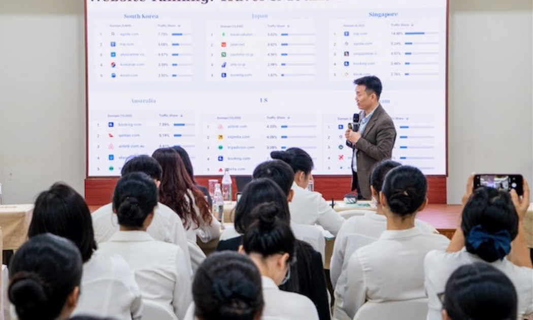 Ông Phạm Ngọc Lợi, Giám đốc chuyển đổi số Công ty cổ phần địa ốc Phú Long, chia sẻ tại hội thảo.