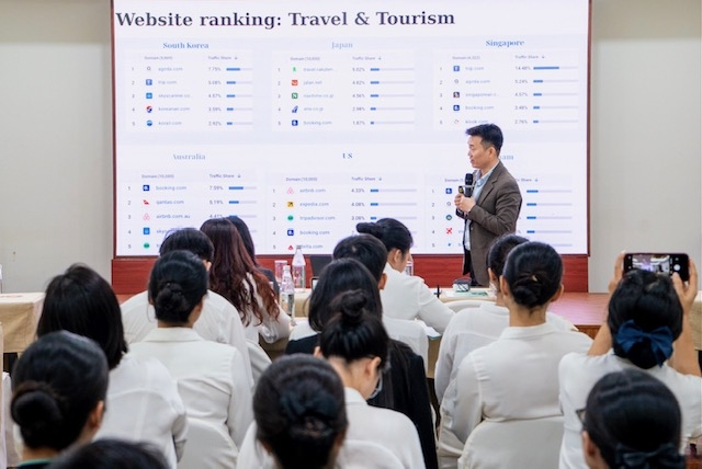 Ông Phạm Ngọc Lợi, Giám đốc chuyển đổi số Công ty cổ phần địa ốc Phú Long, chia sẻ tại hội thảo.