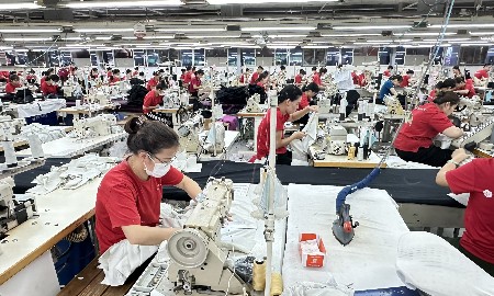 Chuyển đổi kép ngành dệt may: Rào cản từ vốn, nhân lực đến chính sách