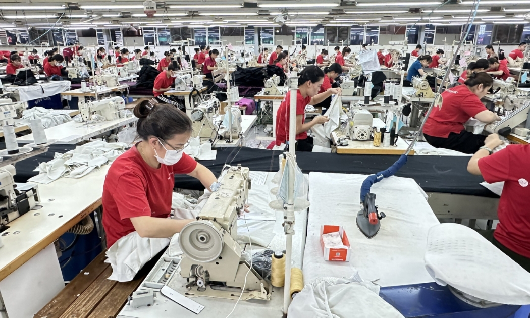 Chuyển đổi kép ngành dệt may: Rào cản từ vốn, nhân lực đến chính sách 