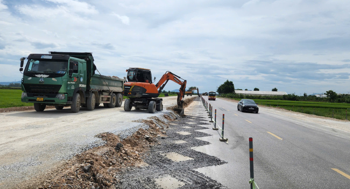 Dự án cải tạo, mở rộng Quốc lộ 46 đoạn Vinh – Nam Đàn. Ảnh: Văn Thanh