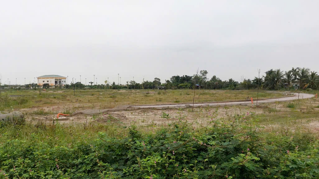 Dự án công viên xung quanh Nhà máy xử lý nước thải Vĩnh Niệm (phường An Biên) thi công dở dang kéo dài.