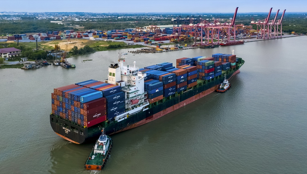 Dự án phát triển hành lang đường thủy và logistics phía Nam đã được Thủ tướng Chính phủ phê duyệt tại Quyết định số 931/QĐ-TTg nhằm cải tạo hai hành lang đường thủy phía Nam gồm hành lang đông tây và hành lang bắc nam. Ảnh minh họa