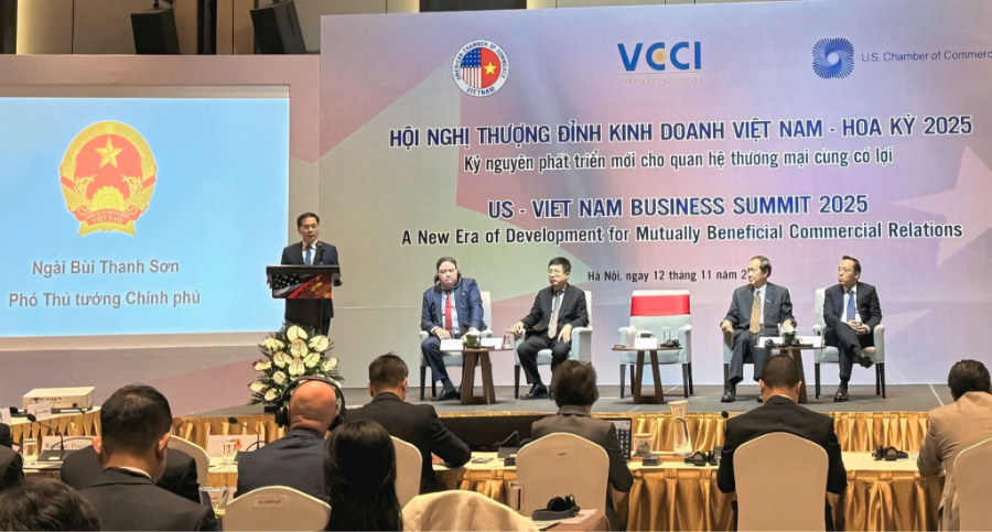 Phó Thủ tướng Chính phủ Bùi Thanh Sơn phát biểu tại Hội nghị Thượng đỉnh Kinh doanh Việt Nam – Hoa Kỳ lần thứ 8 diễn ra vào ngày 12/11 tại Hà Nội .