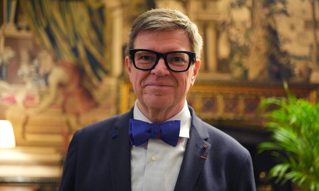 Ông Yann LeCun sinh ngày 8/7/1960 tại Soisy-sous-Montmorency, Pháp. 