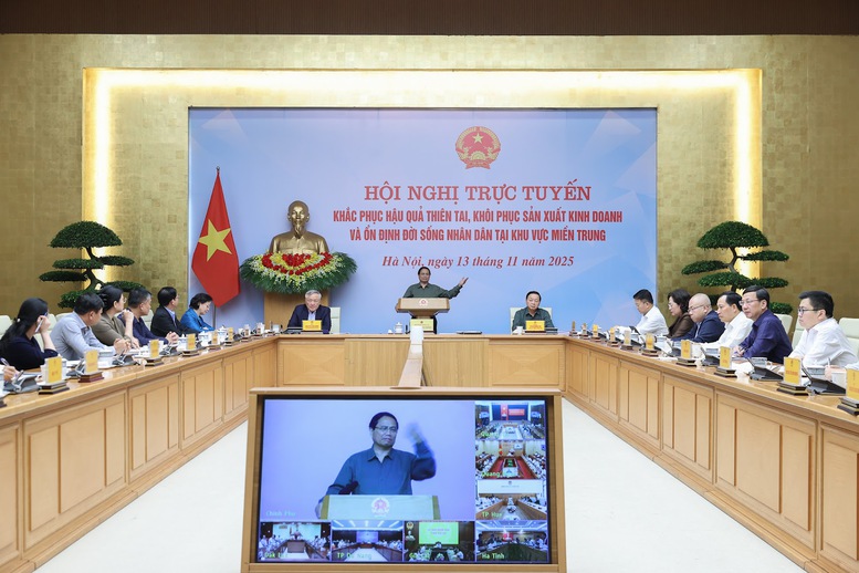Thủ tướng yêu cầu khẩn trương xây dựng lại 1.900 nhà sập đổ, 67.000 nhà tốc mái cho đồng bào miền Trung - Ảnh: VGP
