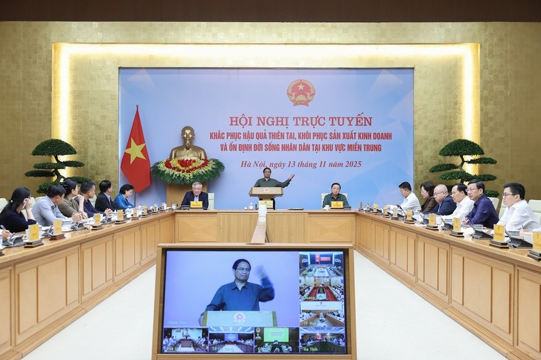 Thủ tướng yêu cầu khẩn trương xây dựng lại 1.900 nhà sập đổ, 67.000 nhà tốc mái cho đồng bào miền Trung - Ảnh: VGP