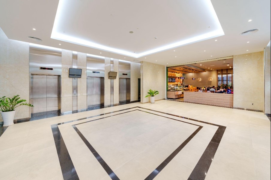 Sảnh chờ thang máy – tầng trệt.