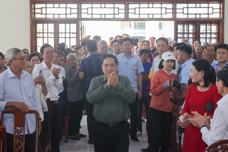 Thủ tướng Phạm Minh Chính dự Ngày hội Đại đoàn kết toàn dân tộc năm 2025 tại thôn Thắng Kiên, xã Đề Gi, tỉnh Gia Lai - Ảnh: VGP