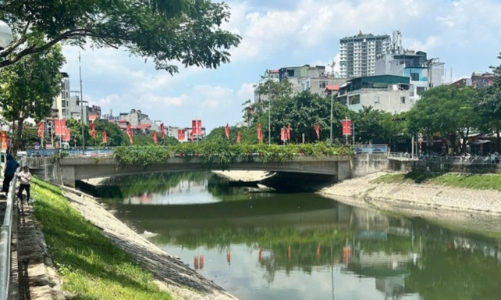 Hà Nội xây dựng công trình khẩn cấp để bổ cập nước cho sông Tô Lịch