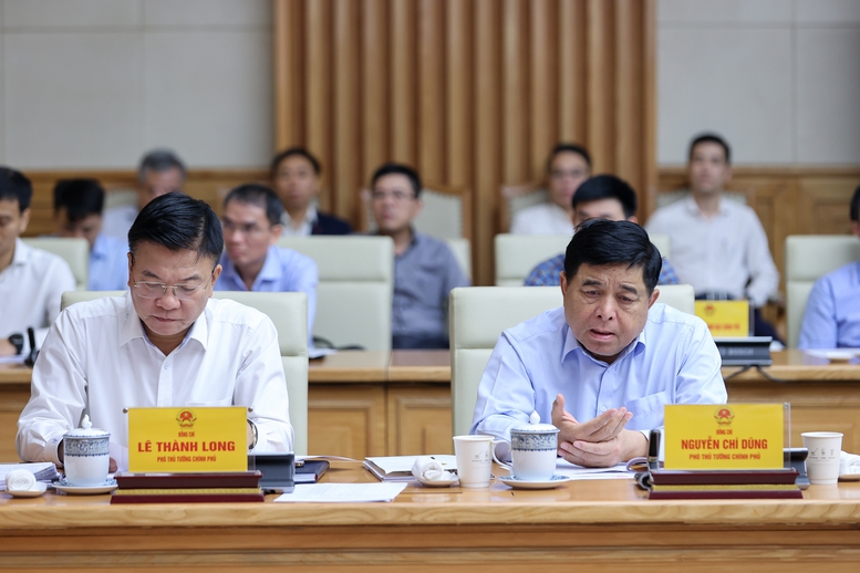 Phó Thủ tướng Lê Thành Long, Phó Thủ tướng Nguyễn Chí Dũng dự hội nghị - Ảnh: VGP