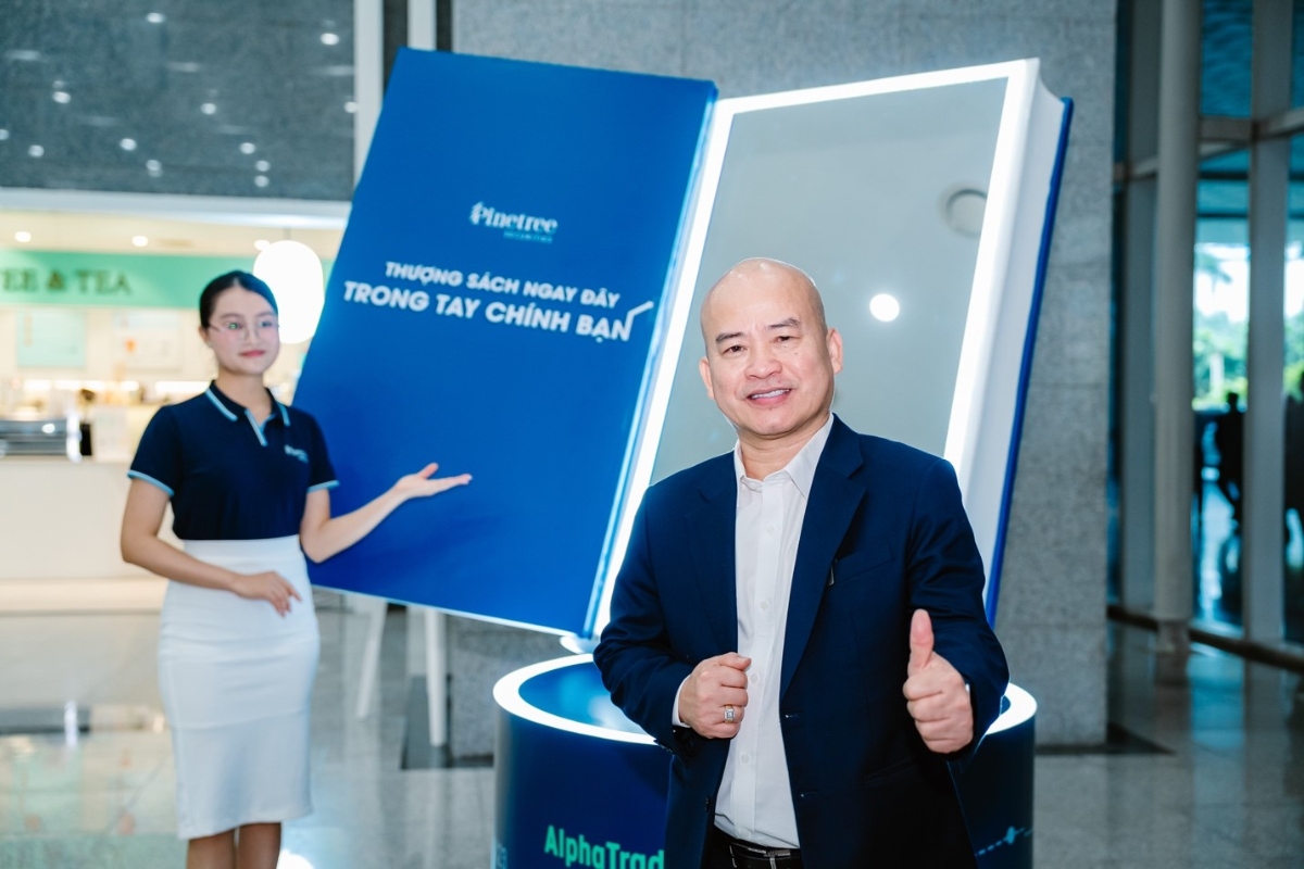 Chuyên gia tài chính Lâm Minh Chánh và cuốn “Thượng sách đầu tư”.