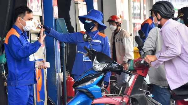 Giá xăng dầu đồng loạt tăng