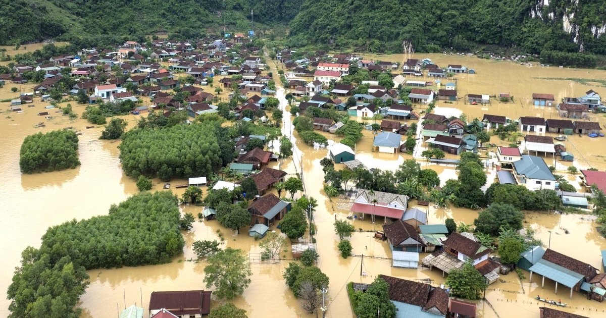 Thủ tướng chỉ đạo khẩn trương khắc phục hậu quả bão lũ tại Trung Bộ