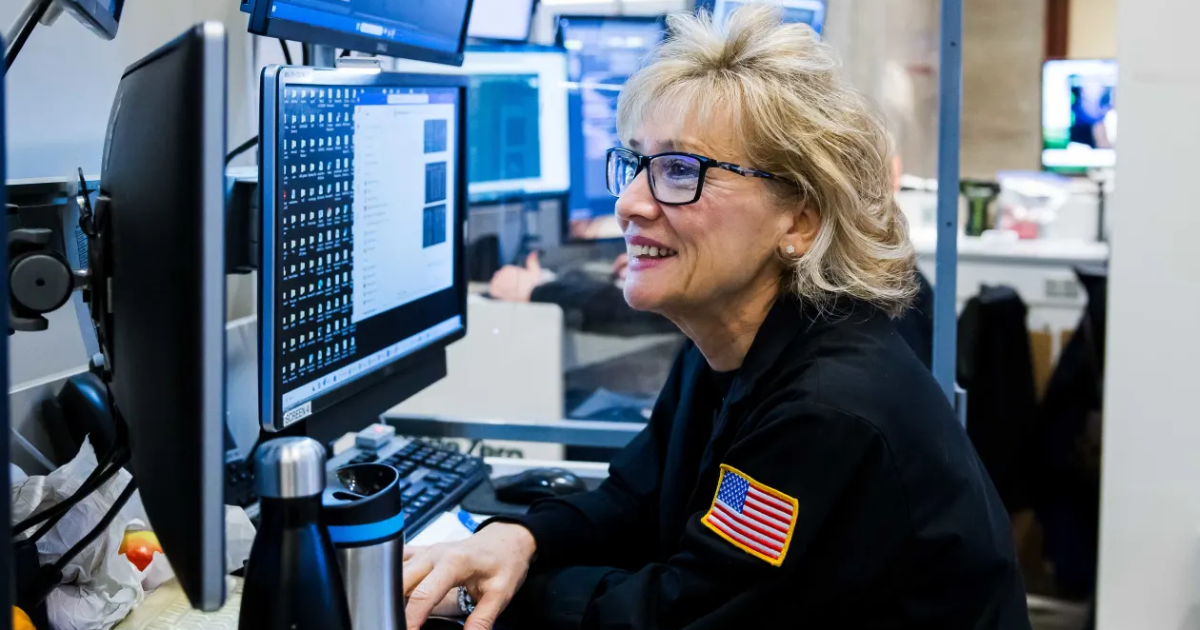 Chứng khoán Mỹ lập kỷ lục mới, giá dầu lao dốc 4% sau dự báo của OPEC