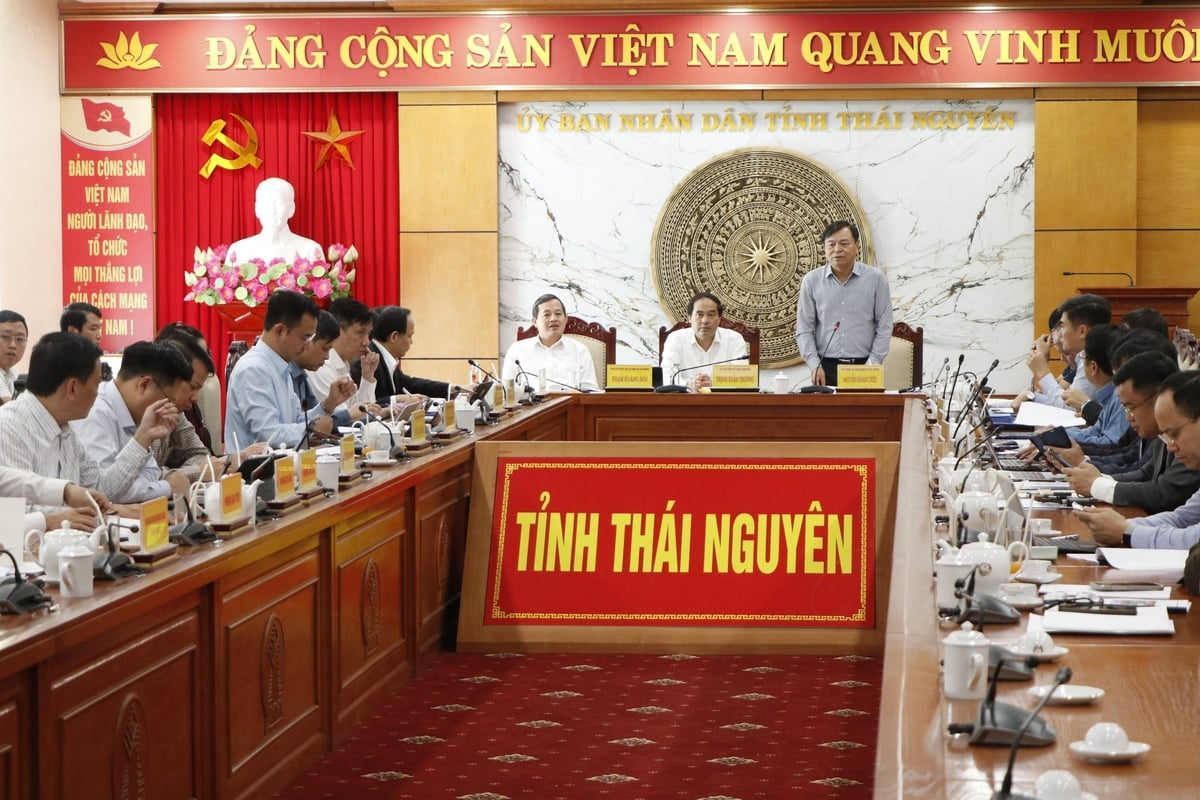 Quang cảnh buổi làm việc