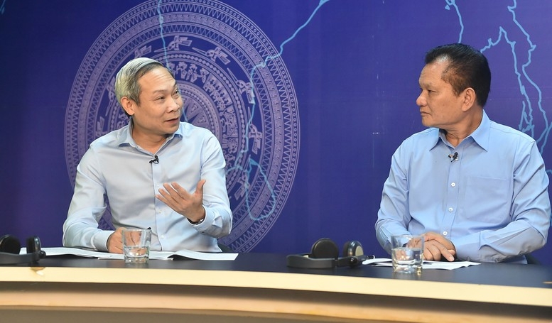 Đại biểu Quốc hội Phan Đức Hiếu và TS. Bùi Sỹ Lợi chia sẻ ý kiến tại tọa đàm - Ảnh: VGP