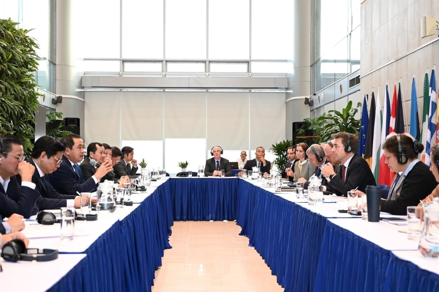 Bộ trưởng Bộ Nông nghiệp và Môi trường Trần Đức Thắng có cuộc họp với Phái đoàn Liên minh châu Âu (EU) tại Việt Nam.