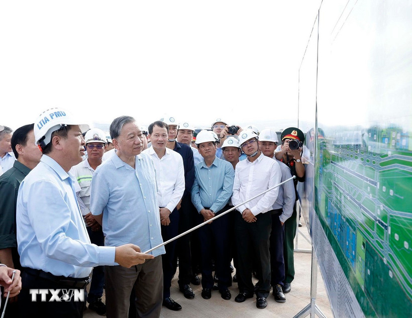Tổng Bí thư Tô Lâm thăm Dự án Cảng Hàng không quốc tế Long Thành. Ảnh: TTXVN
