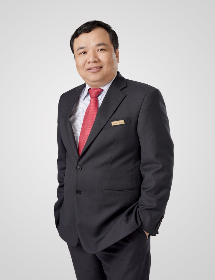 Ông Lê Mạnh Hùng, sinh năm 1979 - được Hội đồng Quản trị bổ nhiệm giữ chức danh Phó Tổng Giám đốc và giao đảm nhận nhiệm vụ, quyền hạn của Tổng giám đốc ABBANK kể từ ngày 14/11/2025.