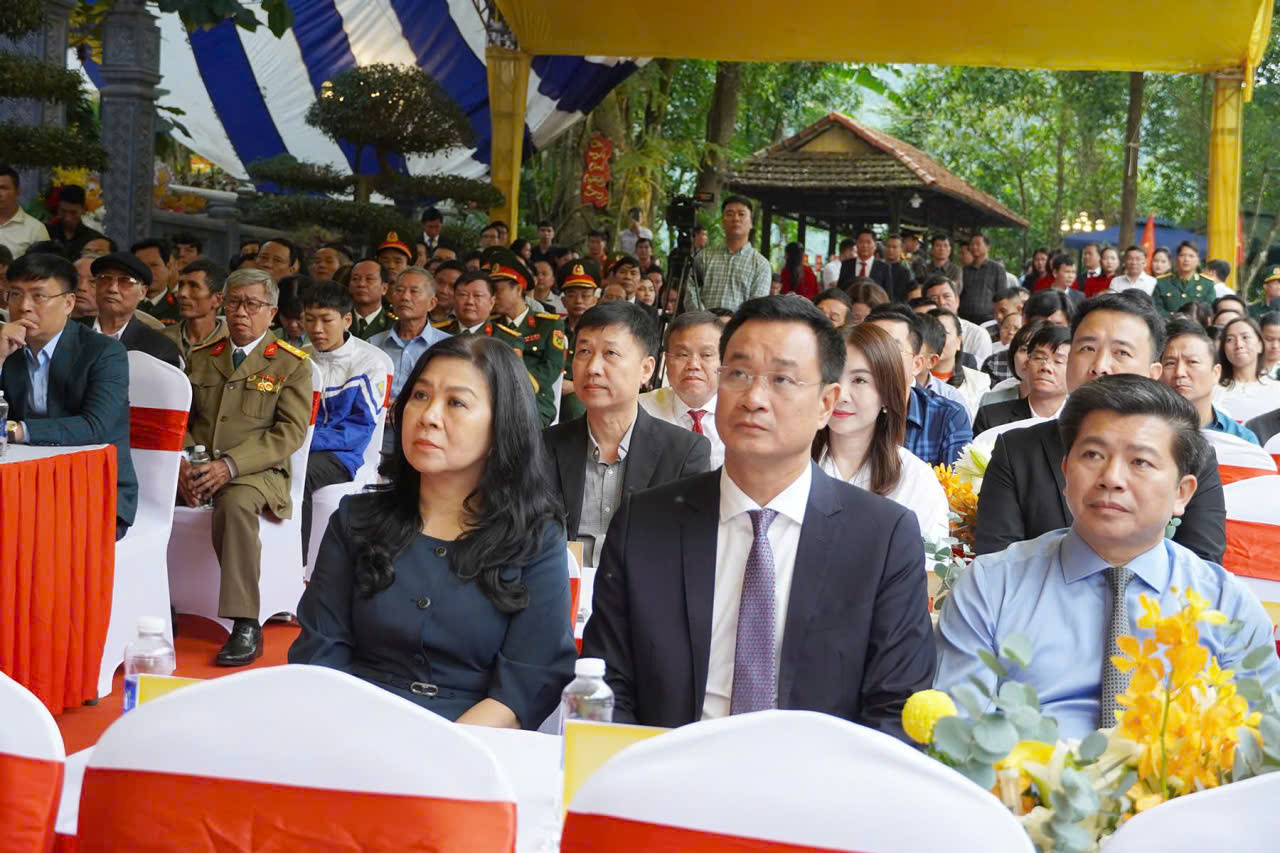 Các đại biểu tham dự. Ảnh: Hồng Lựu