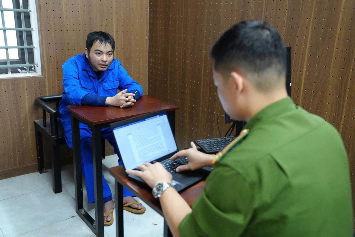 Cơ quan Công an lấy lời khai đối tượng Tạ Minh Châu. Ảnh: Cổng thông tin điện tử Công an tỉnh Phú Thọ.