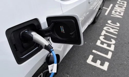 Doanh số xe điện toàn cầu tăng 23% trong tháng 10