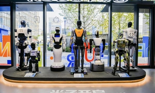 Vũ Hán khai trương cửa hàng Robot hình người 7s đầu tiên của Trung Quốc