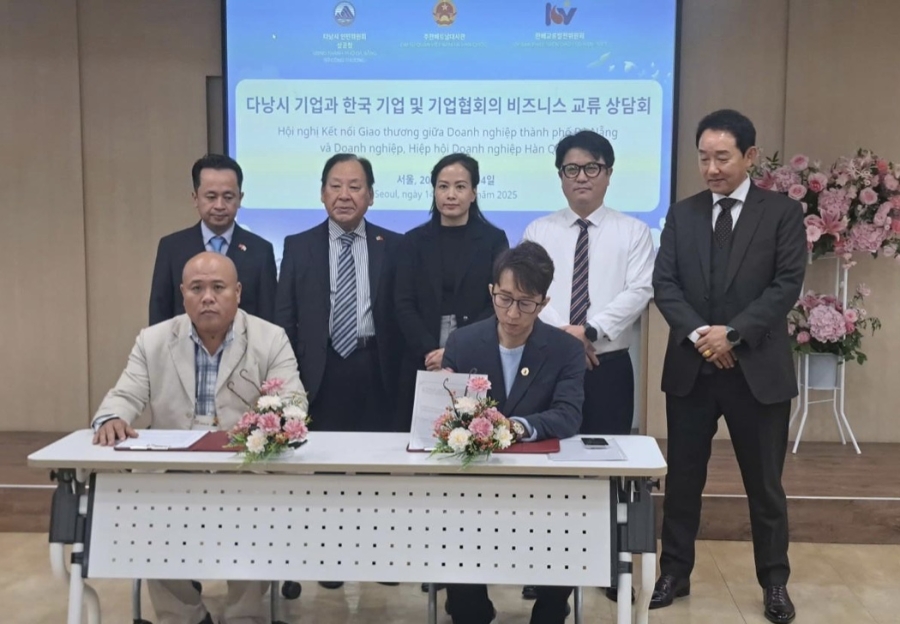 Ký kết Biên bản ghi nhớ giữa các doanh nghiệp Đà Nẵng và Hàn Quốc. Ảnh Đoàn công tác.
