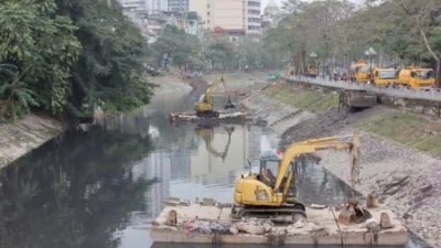 Hanoi allots $177 mln for park renovation, To Lich River cleanup
