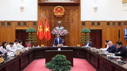 PM asks to accelerate infrastructure projects for APEC 2027