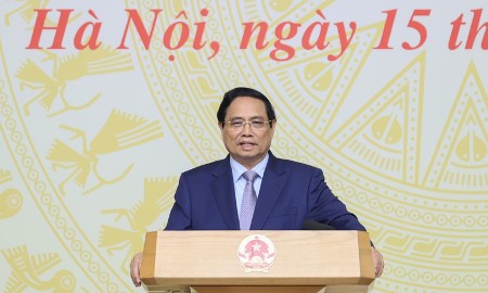 Thủ tướng Chính phủ Phạm Minh Chính gặp mặt đại diện các nhà giáo tiêu biểu nhân Ngày Nhà giáo Việt Nam 20/11. Ảnh: VGP.