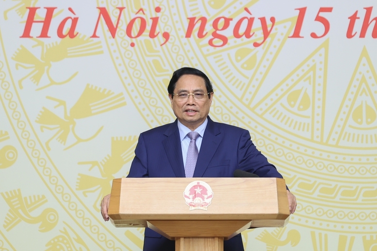 Thủ tướng Chính phủ Phạm Minh Chính gặp mặt đại diện các nhà giáo tiêu biểu nhân Ngày Nhà giáo Việt Nam 20/11. Ảnh: VGP. 