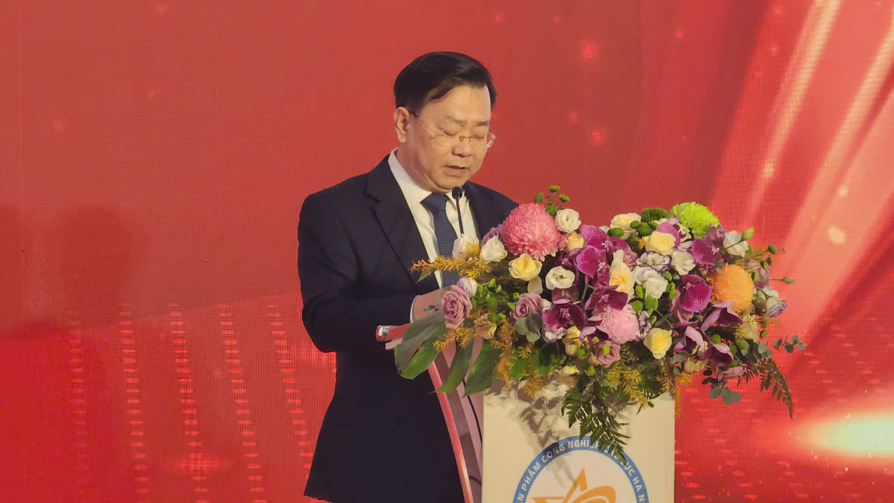 Giám đốc Sở Công Thương Hà Nội Võ Nguyên Phong phát biểu tại sự kiện. Ảnh: Việt An.