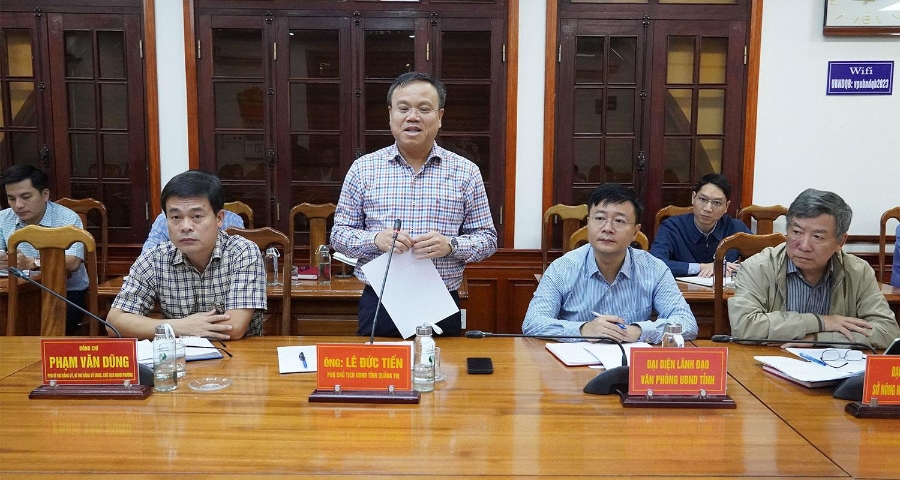 Phó Chủ tịch UBND tỉnh Quảng Trị Lê Đức Tiến phát biểu tại buổi làm việc
