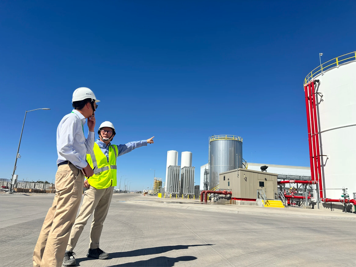 Xây dựng nhà máy tại khu vực mới kéo chi phí cao hơn dự kiến và tiến độ bị trì hoãn, đặc biệt do vấn đề quy định tại địa phương. Ảnh: Nikkei