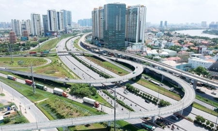 Thu ngân sách vượt hơn 10% dự toán nhưng chi đầu tư công ì ạch