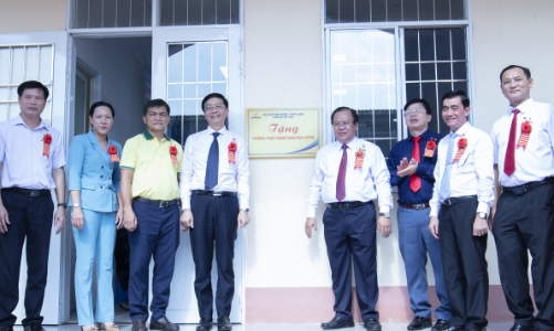 PVCFC đầu tư giáo dục STEM cho tương lai nông nghiệp Việt