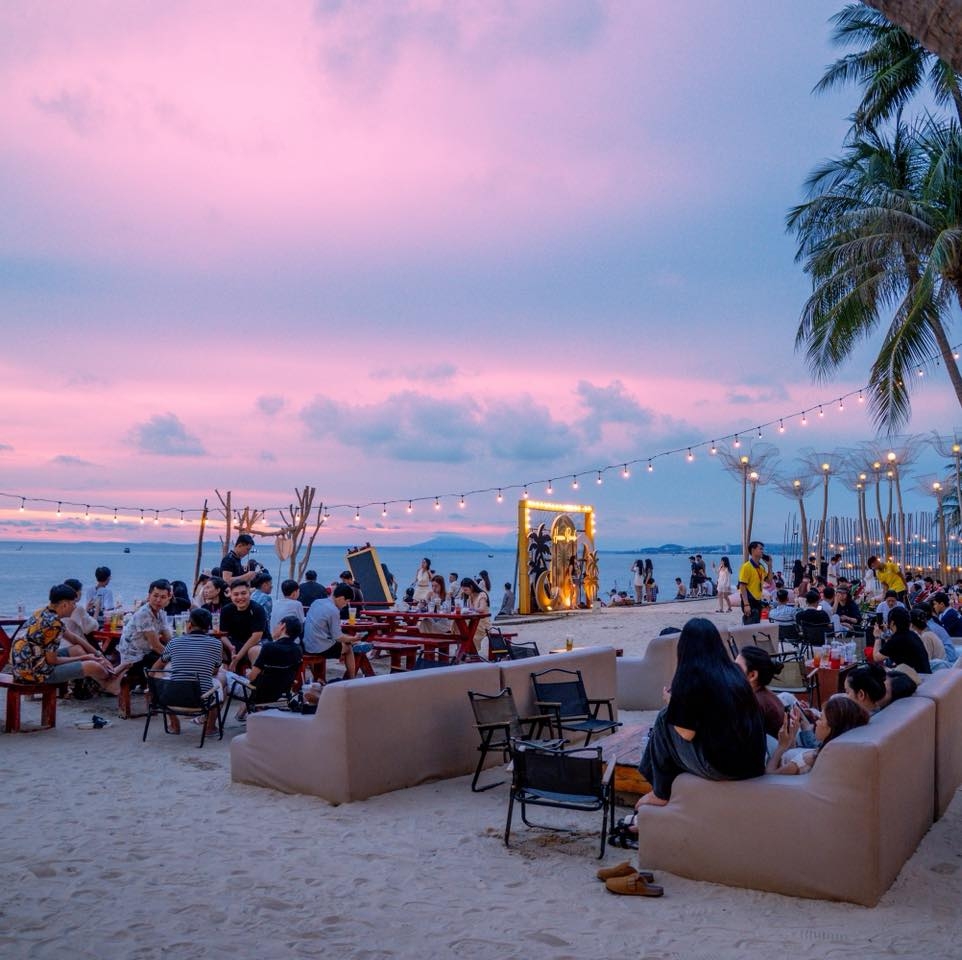 Sau sáp nhập,&nbsp;không chỉ có đồi thông ở Đà Lạt hay những thác nước giữa cao nguyên, Lâm Đồng còn có cả những bãi biển xanh trong bên bờ cát trắng.