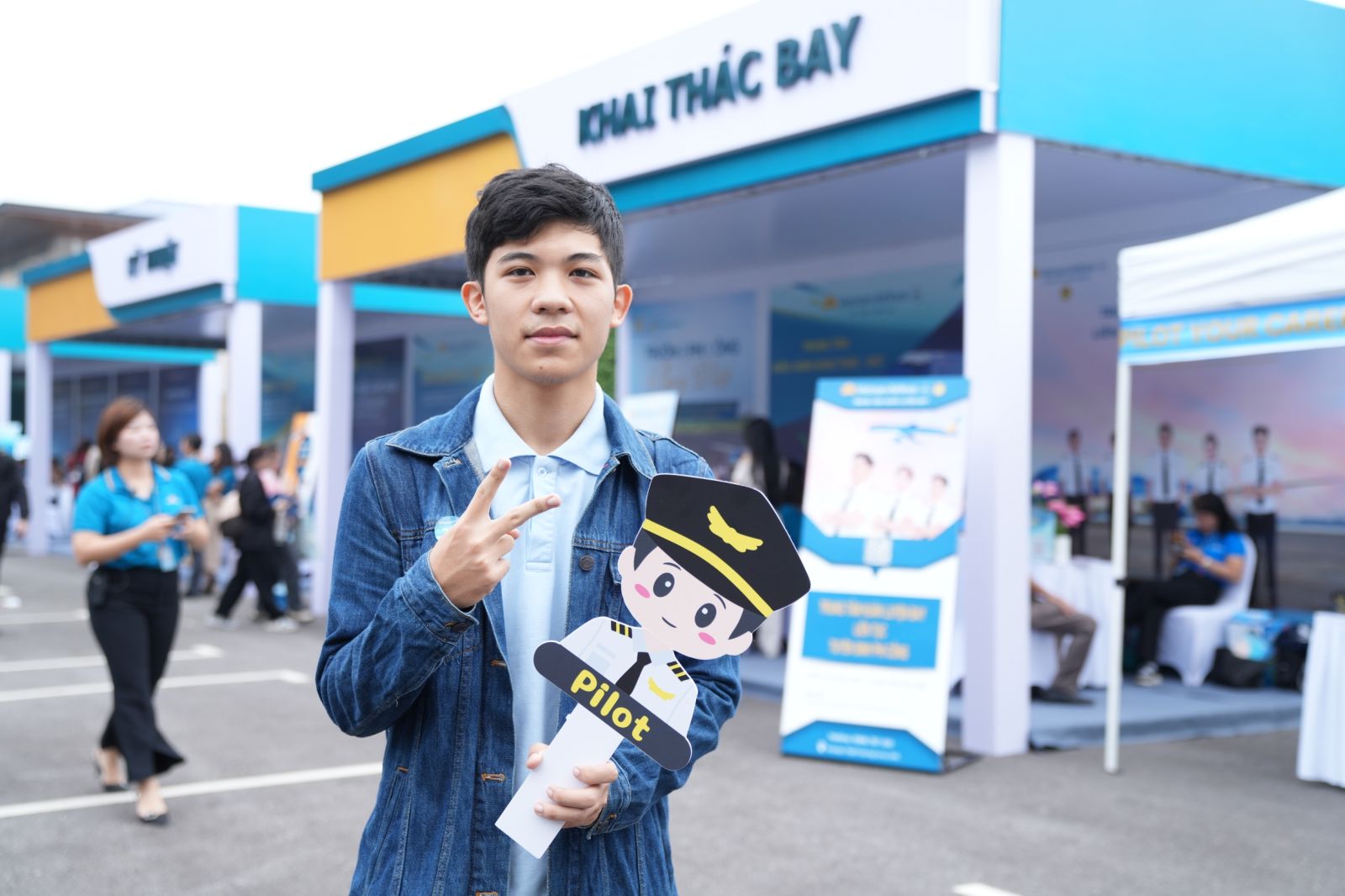 Vietnam Airlines tổ chức thành công Ngày hội việc làm 2025 lần đầu tiên - Ảnh 5