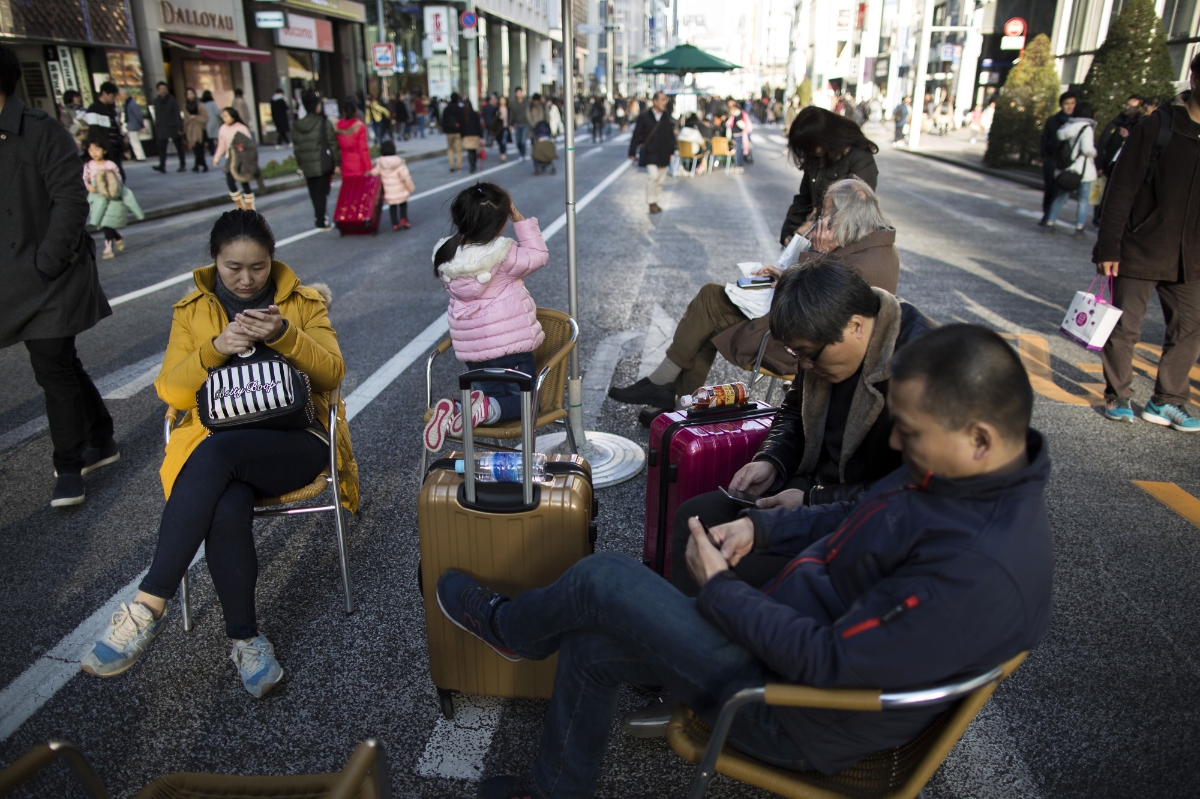 Công dân Trung Quốc được khuyến cáo nên tránh các chuyến đi không cần thiết tới Nhật Bản. Ảnh: The Japan Times
