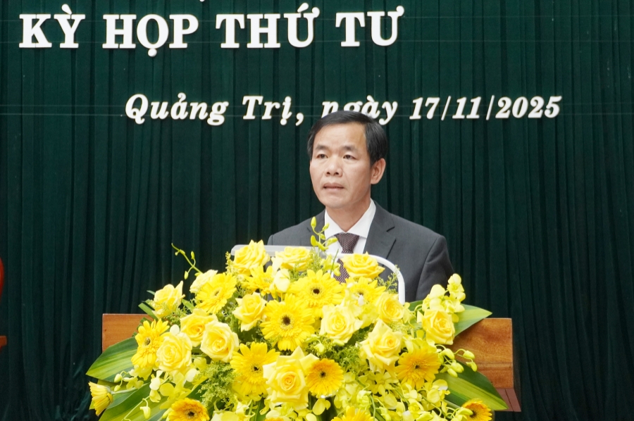 Bí thư Tỉnh ủy Quảng Trị Nguyễn Văn Phương phát biểu chỉ đạo tại kỳ họp.