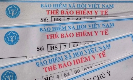 Bắt đầu từ ngày 14/11/2025, toàn bộ học sinh và người từ đủ 65 đến dưới 75 tuổi tại TP.HCM được hỗ trợ 100% phí BHYT. Ảnh minh họa